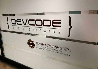 Adesivi per Vetrine Padova vetrofanie per negozi padova
